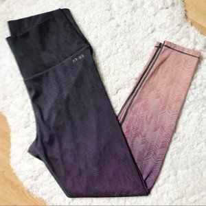 AR-33 AOP Gradual Purple Ombre Leggings Sz Med